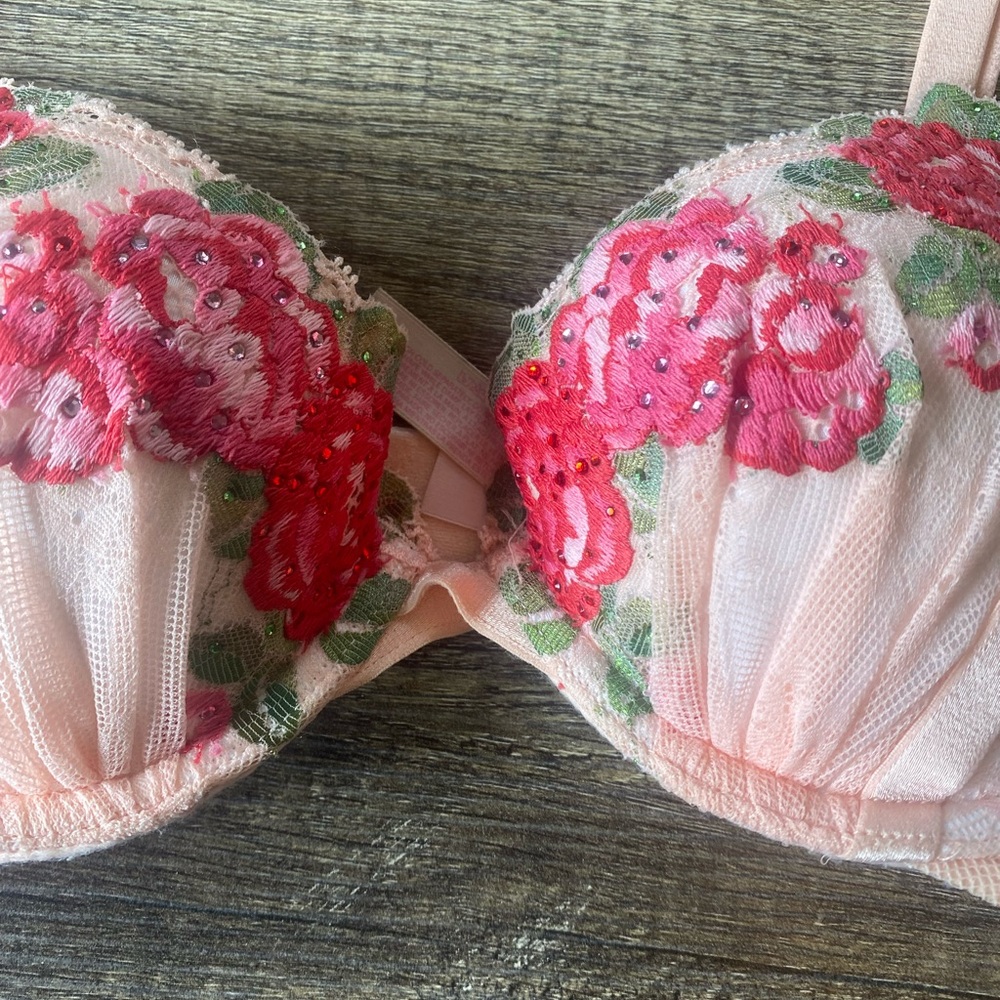 Victoria’s Secret Floral Embroidered Lingerie Set - Pink and Green Size 32C/M - Picture 4 of 17